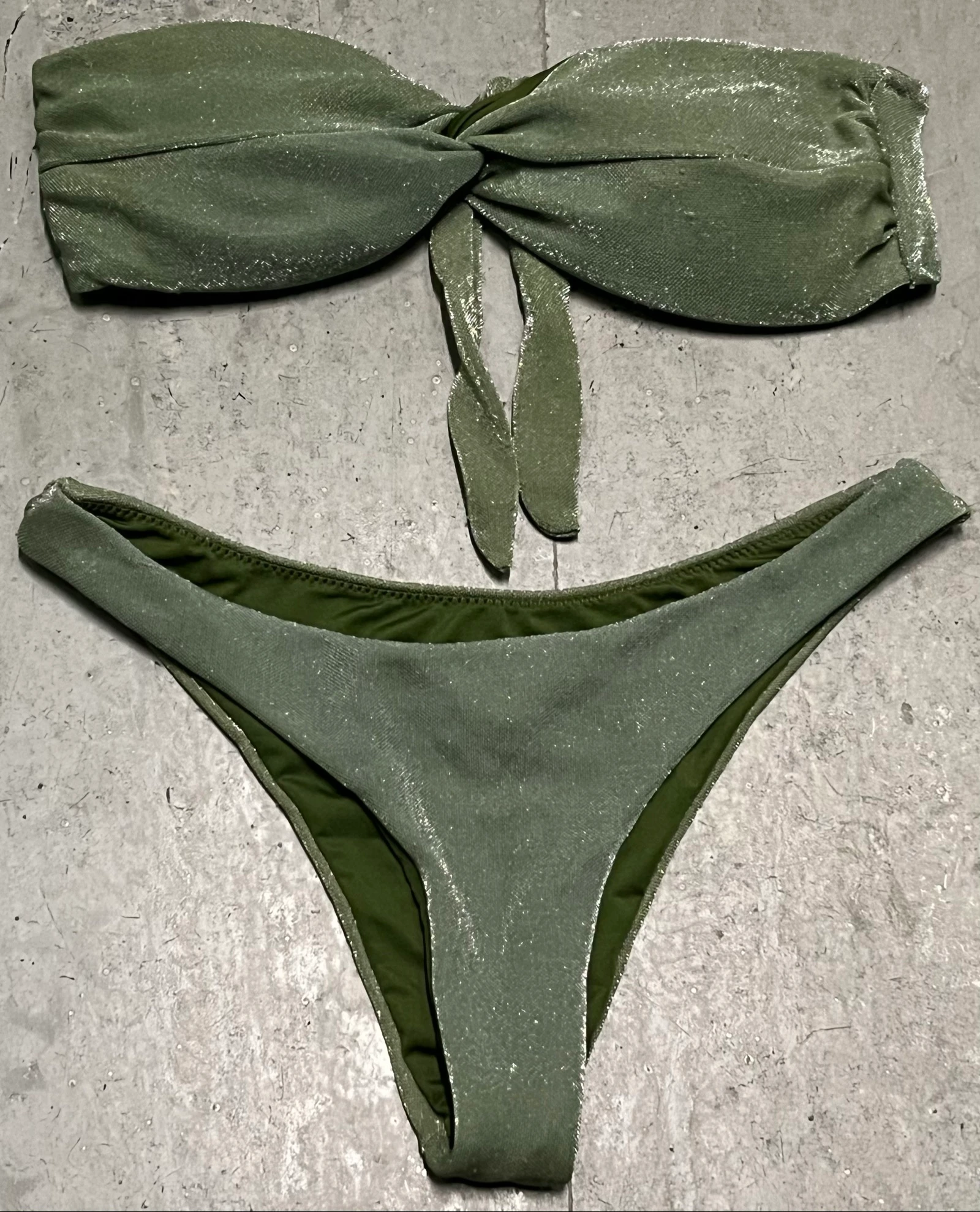 Bikini verde dos tonos y lame